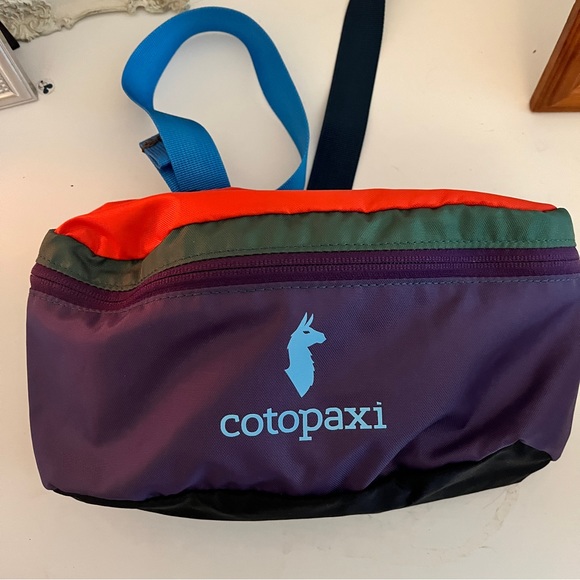 cotopaxi Handbags - NWOT Cotopaxi Hip Bag (Fanny Pack)
